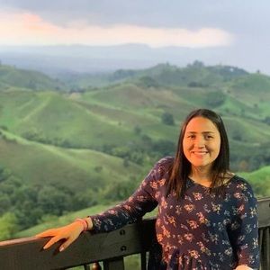 Meet your Posher, Estefanía